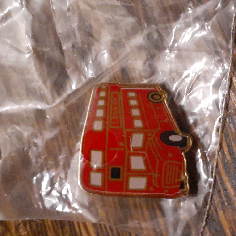 BURBERRY RED DOUBLE AUTHENTIC DECKER BUS PIN BROOCH